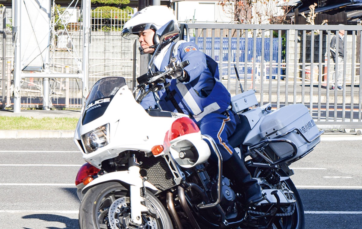 箱根路守る｣白バイ隊員 野島健太郎巡査部長 | 大磯・二宮・中井