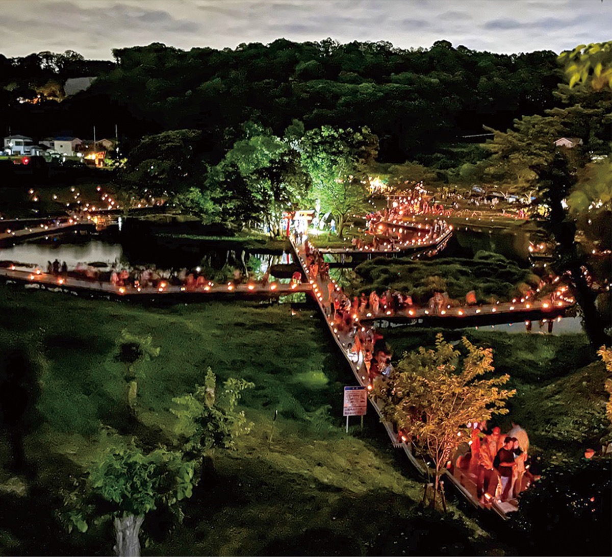 竹灯篭、幻想的に