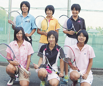 （前列左から）檜山さん、北原さん、和田さん（後列左から）後藤さん、帆足さん、鍋倉さん