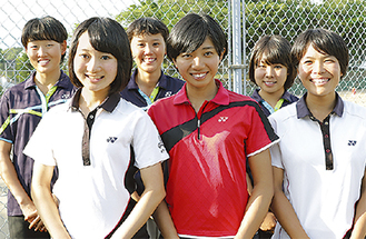 左前列・今田さん、山田さん、濱島さん、左後列・富澤さん、桒野さん、戸塚さん