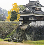 崩落した熊本城の石垣（同）