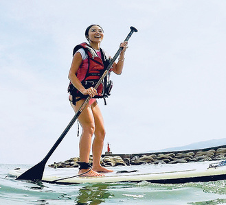 プロの指導のもと体験できるスタンドアップバドルボード