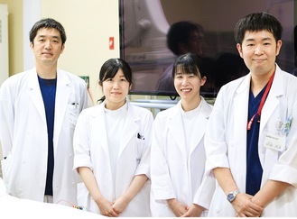 （左から）久慈担当部長、近藤医長、木根医師、結城医師