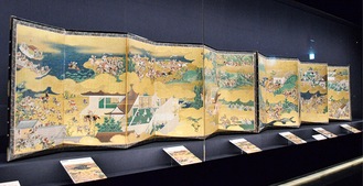 「平家物語」全12巻から、それぞれ一場面が描かれた屏風