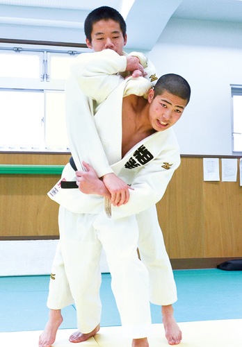 全国に向けて練習に励む舘野さん