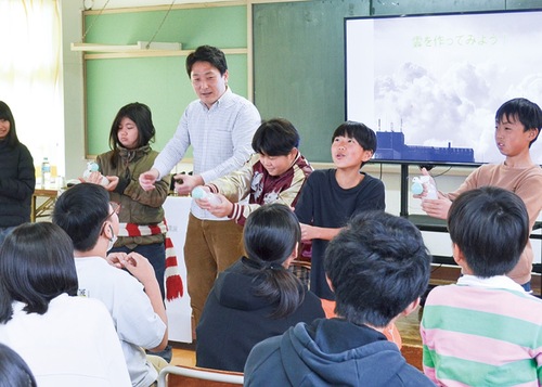 雲を作る実験を行った