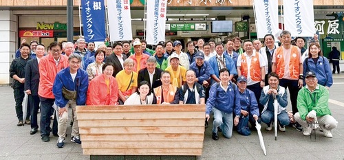 清掃活動の参加者ら