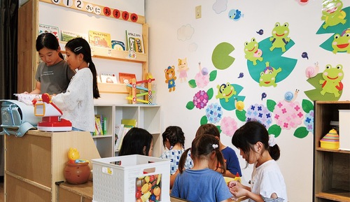 児童が集う「カフェわってらか」