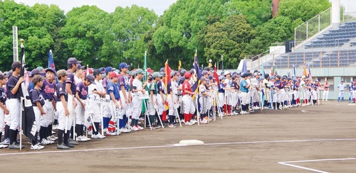 開会式に全選手が集まった