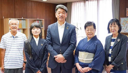 表敬訪問のようす