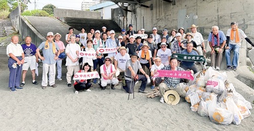 参加者と収集したごみ