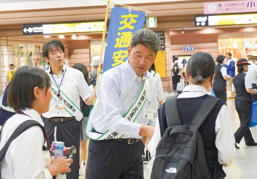 加藤市長（中央）らが呼び掛けた