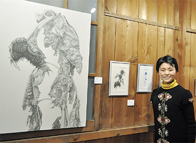 安藤さんに新たな作風 「向日葵」と青の表現 | 小田原・箱根