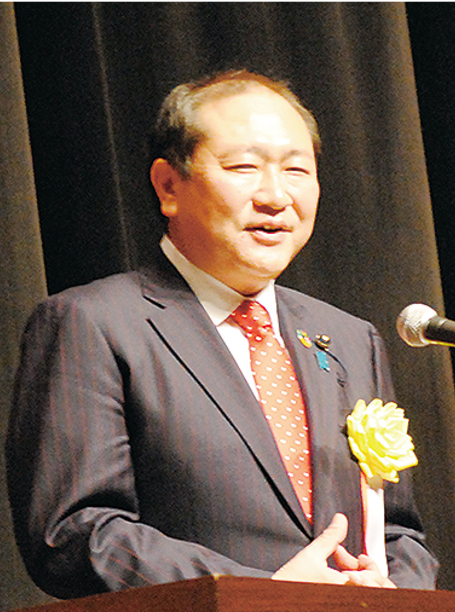 支援者らに語る守屋氏