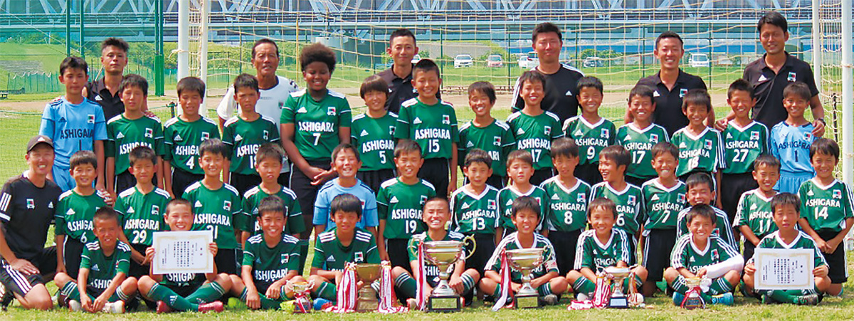 県西地区の大会では高学年・低学年チームがダブル優勝