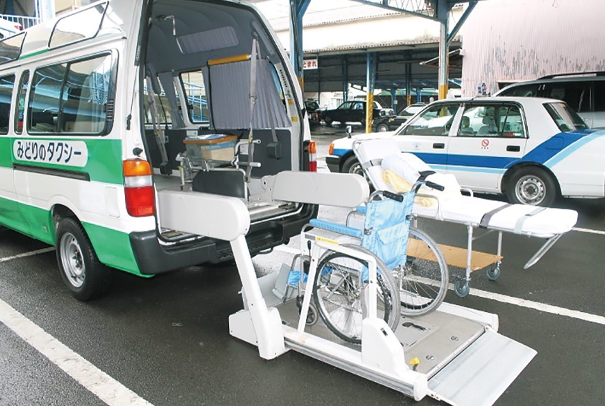 車イスでも安心の「福祉タクシー」