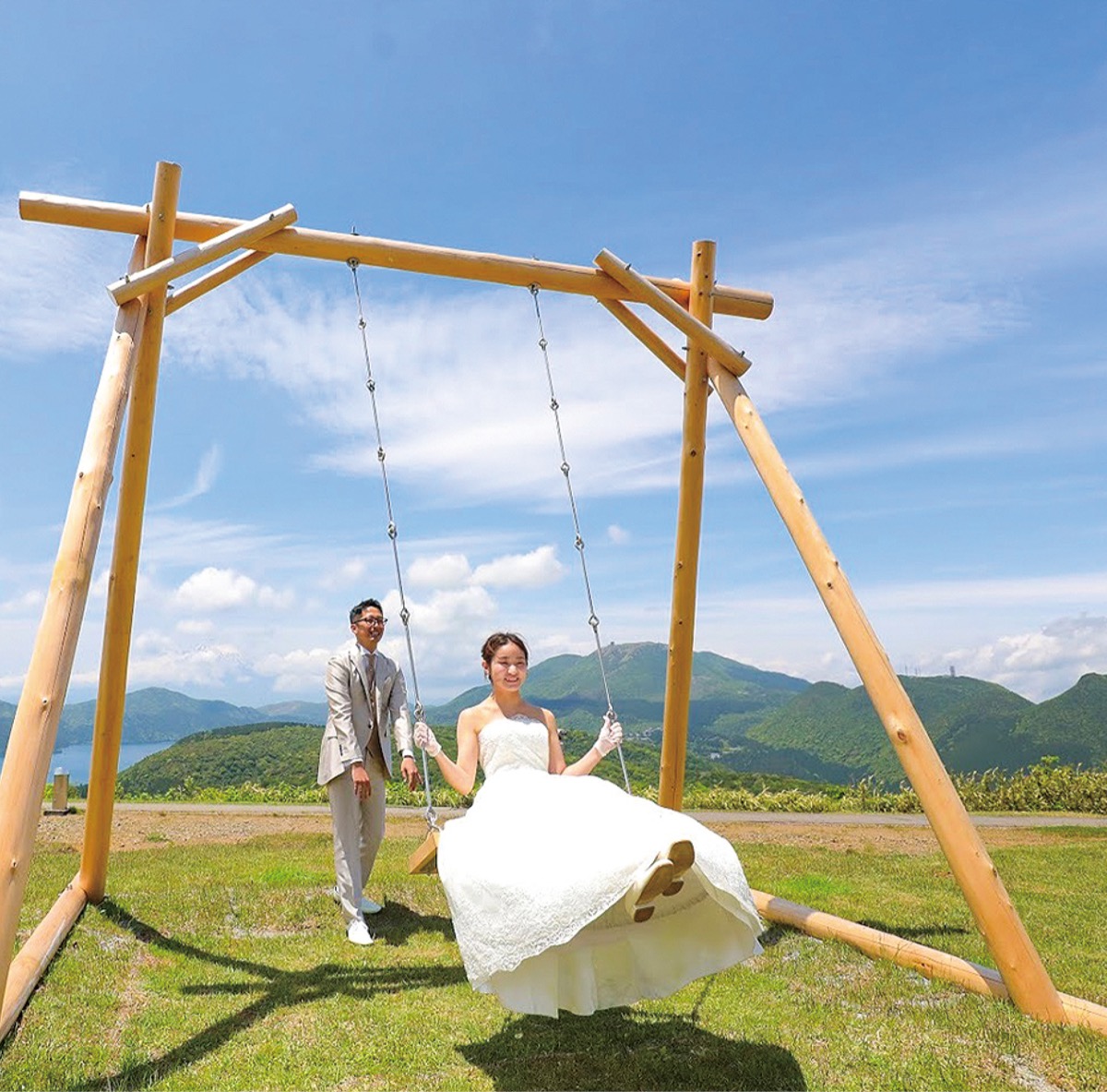 愛を誓う「箱根のぶらんこ｣