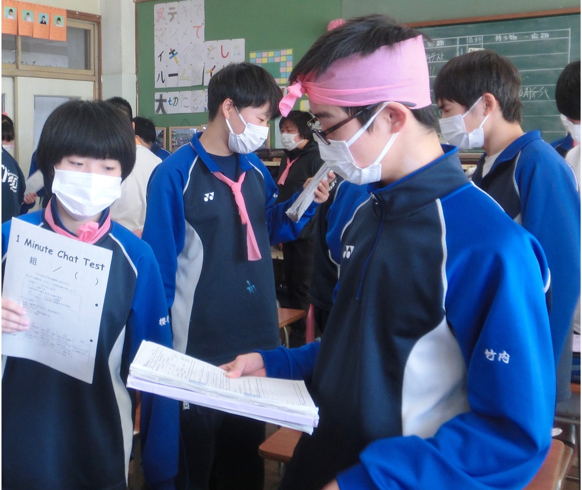 Junior high school students wear pink clothes to stop bullying