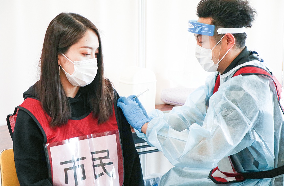 Odawara city officials and doctors conducted the first simulation of mass vaccination