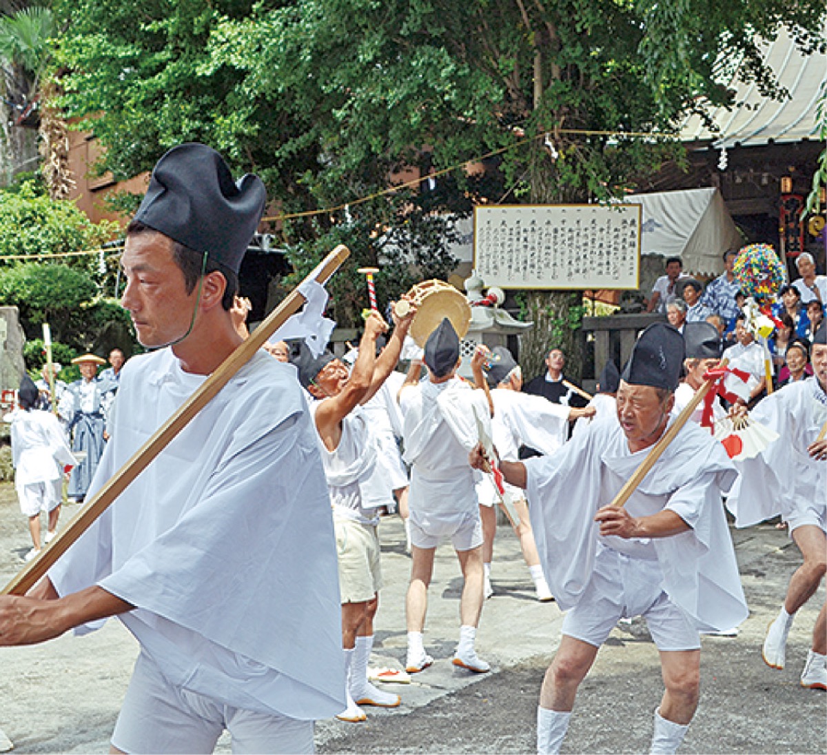 鹿島踊り(過去・同会提供)
