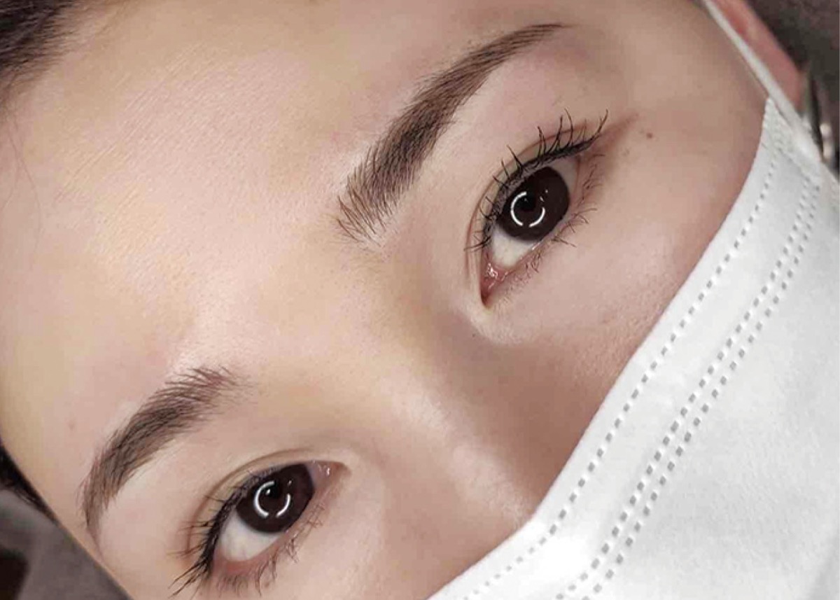 一人一人の骨格に合わせた眉を提供