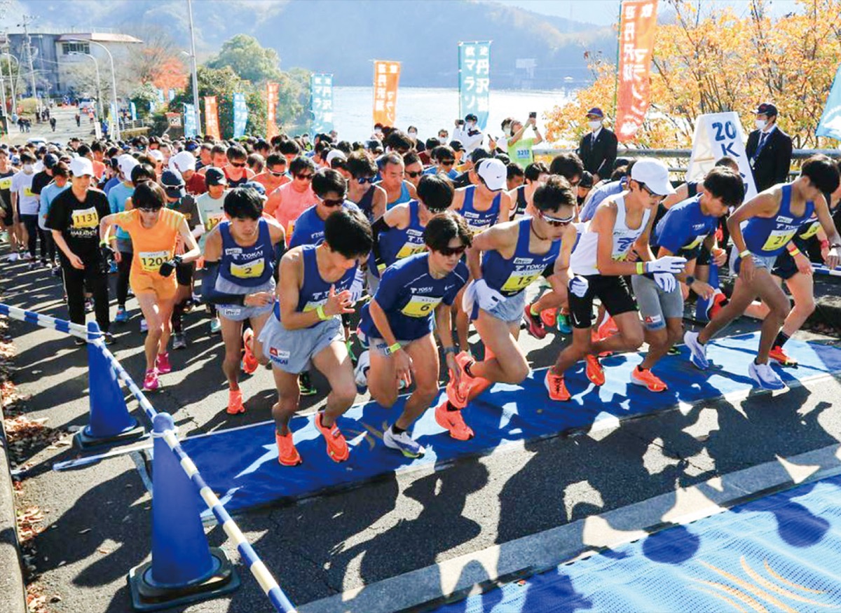駆け出すランナー