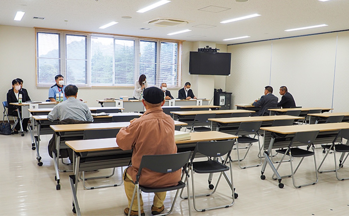 事前説明会に３陣営