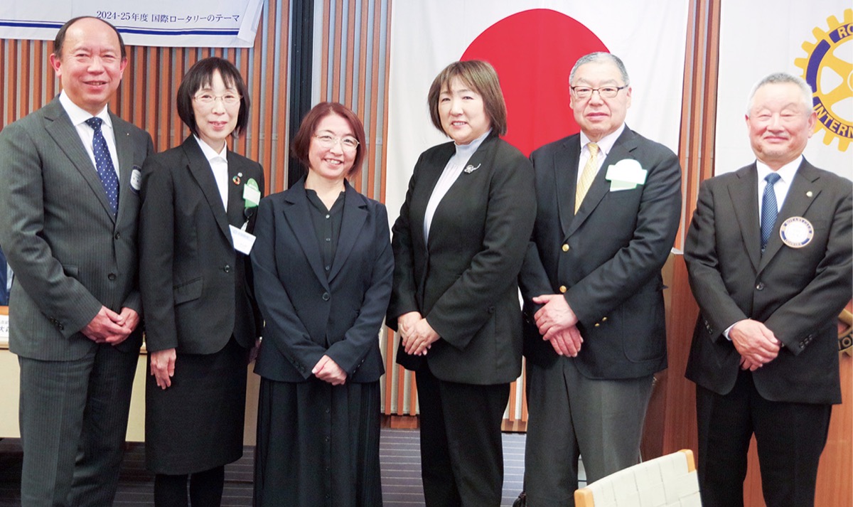 市内48園へ図書寄贈
