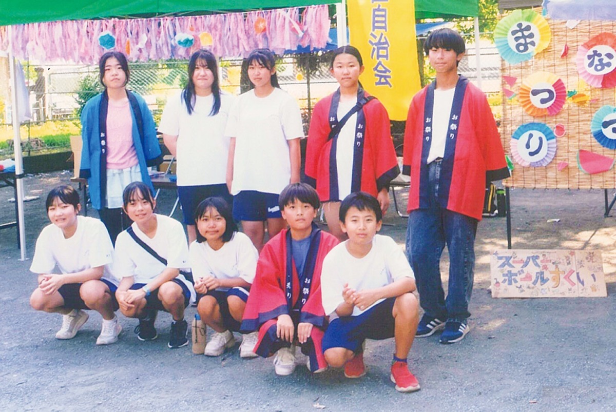 夏祭りに鴨中生奮闘