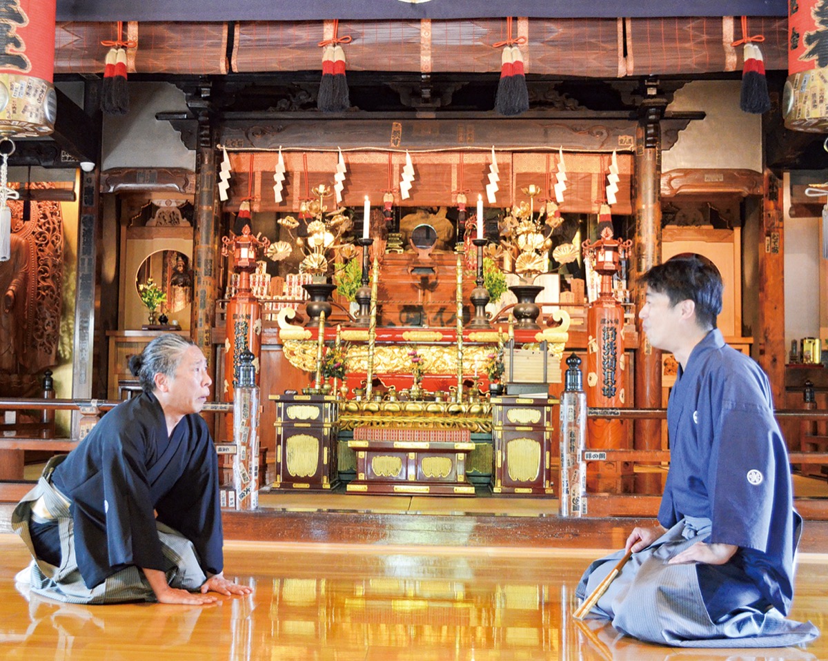 佐奈田霊社で奉納狂言