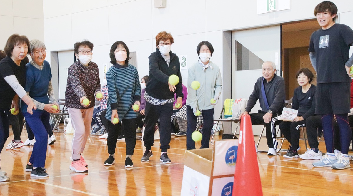 交流企画に笑顔