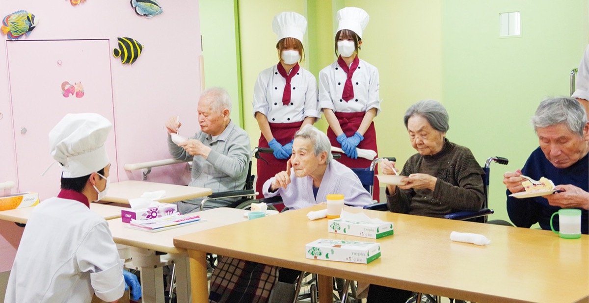 手作りケーキで交流