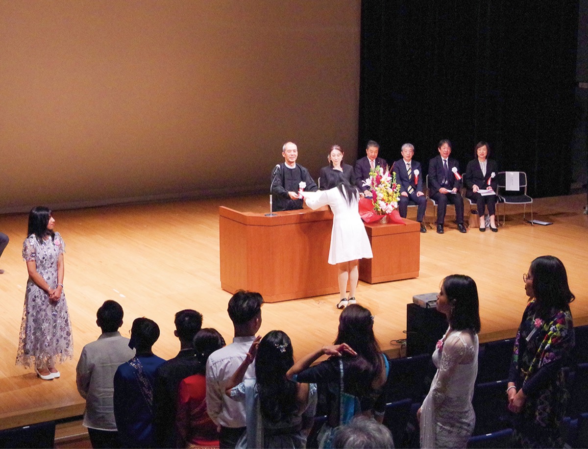 学友と惜別、未来への門出 (写真2)