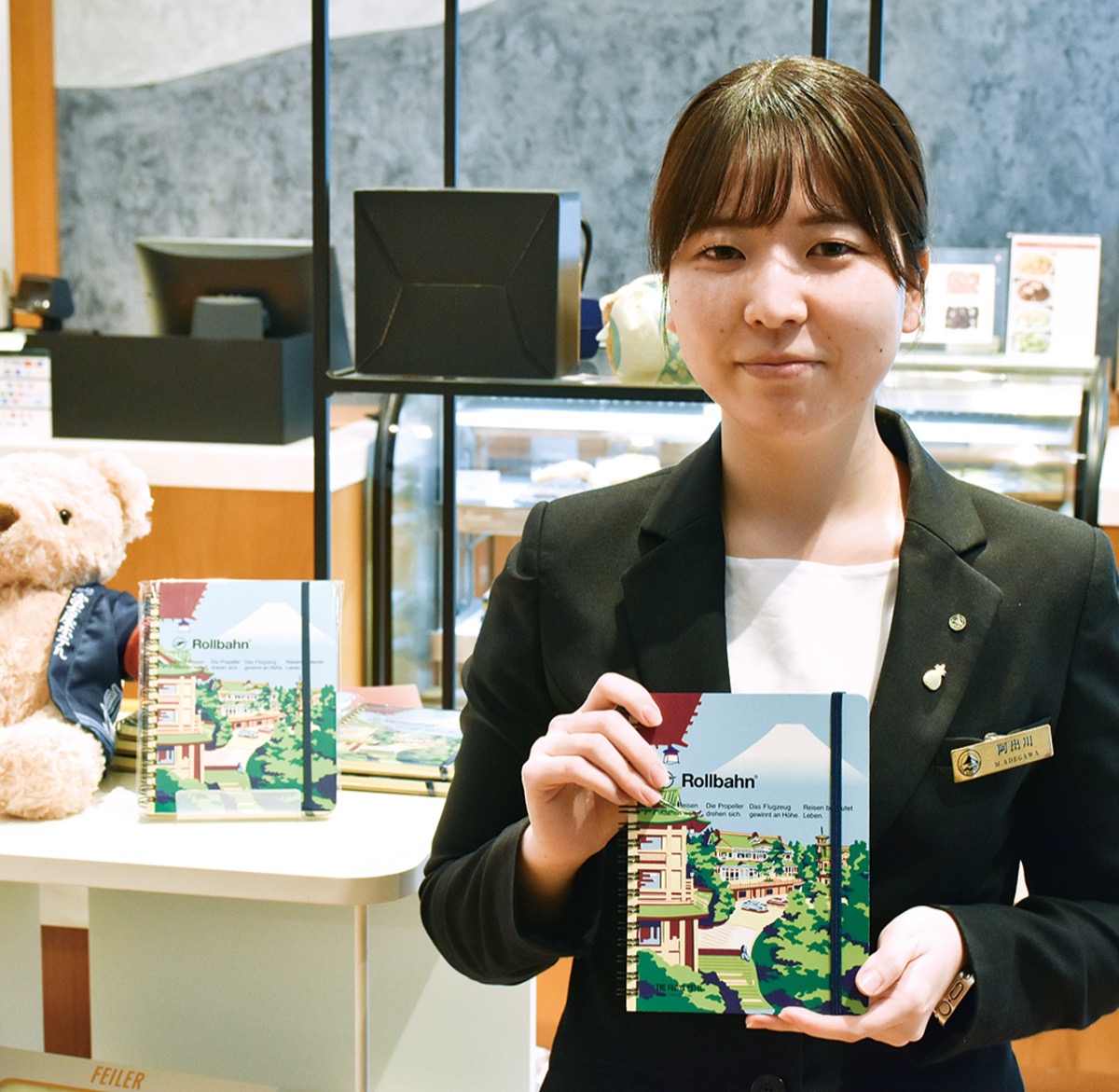 ホテル内の売店で販売されるリングノート