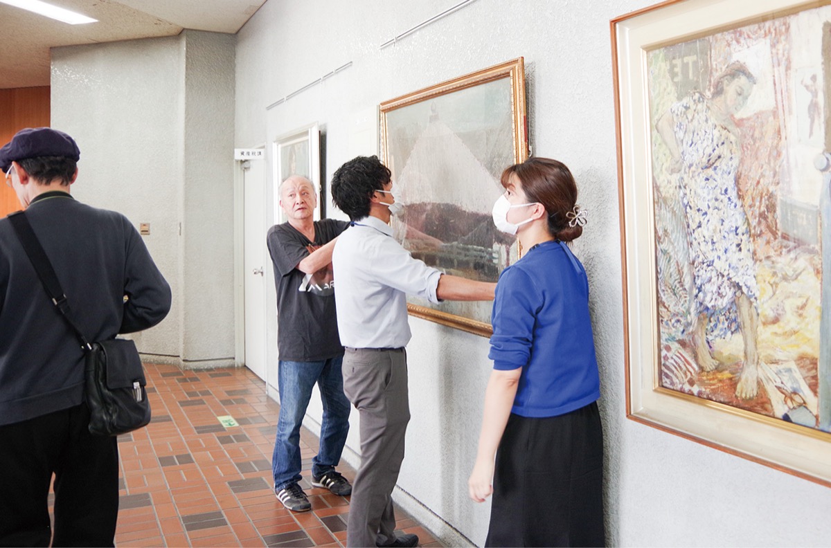 展示作業の様子