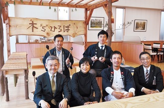 前列左から辻村百樹さん、伊藤さん、髙久さん、鎌田店長後列左から髙木大輔さん、大山さん