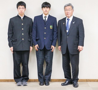 （左から）曽根さん、可児さん、小田町長