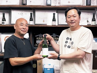 森代表（右）と酒米生産者の府川さん