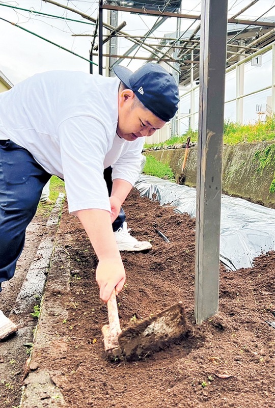 上大井駅構内で作業をするあらぽんさん