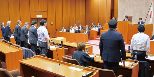 補正予算に賛成の議員