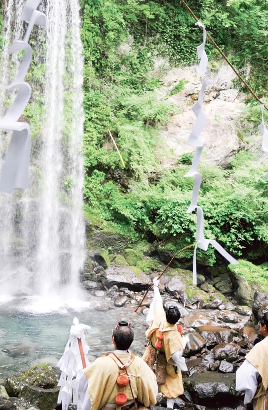 山伏による修祓の様子