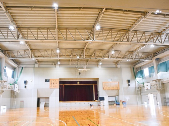 文命中学校の体育館