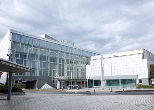 会場の南足柄市文化会館