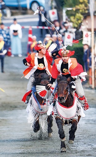 室生神社の流鏑馬＝鈴木義和氏提供