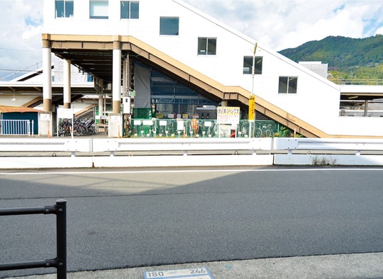 乗車が多い新松田駅