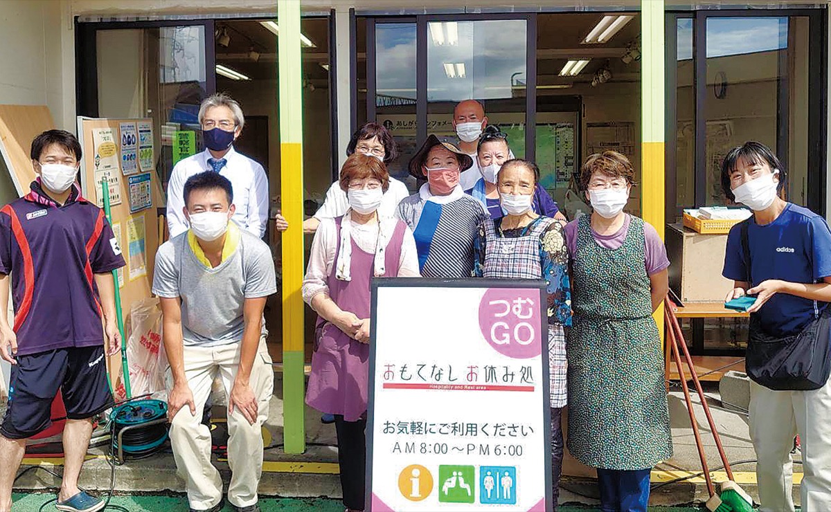 町の”玄関”クリーン作戦 (写真1)