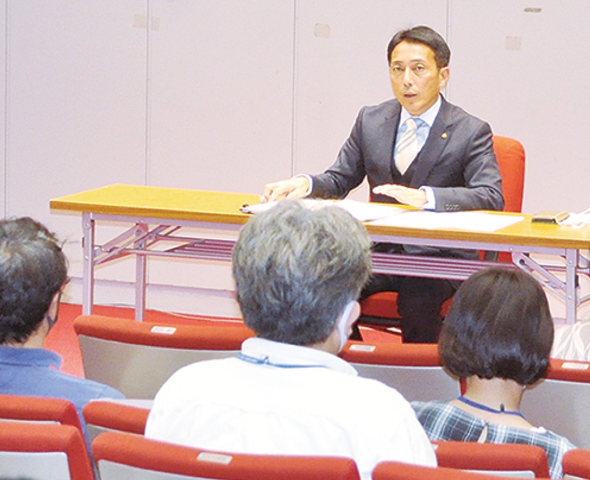 松本氏が初登庁