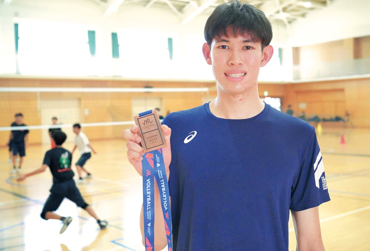 西山大翔 バレーボール男子本代表 2025 直筆サイン&生写真カード