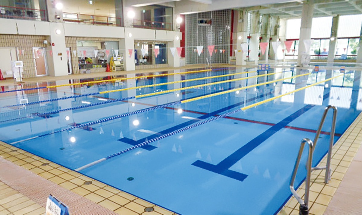 水泳授業屋内プールで