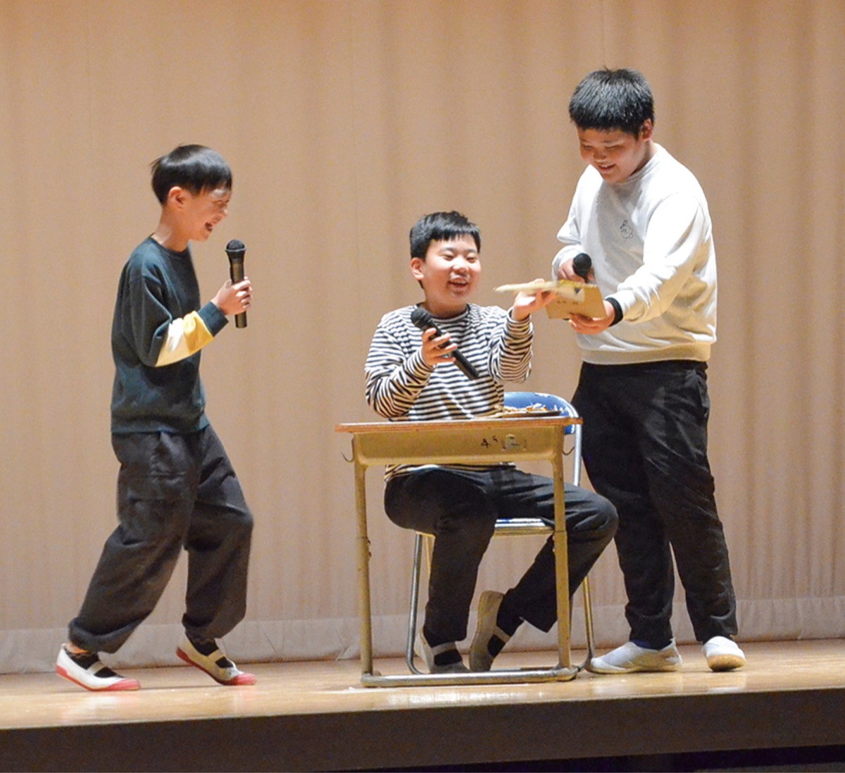 総合学習でお笑い学ぶ